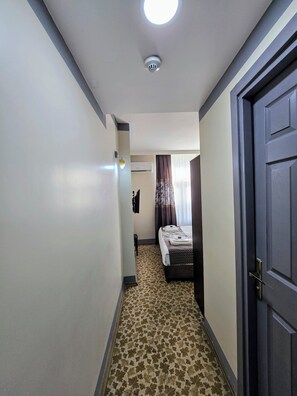 Laptop workspace, soundproofing, free WiFi, bed sheets
