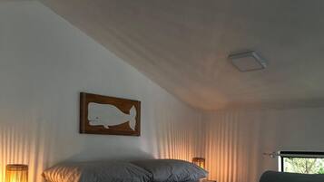 Apartamento família, vista para o mar | Roupas de cama premium, frigobar, individualmente decorados