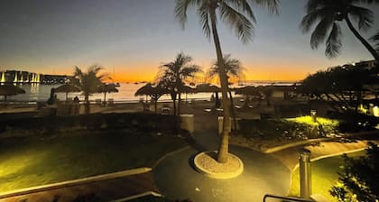 Amazing Beachfront Condo in Simpson Bay -Walk Out Beach/Pool
