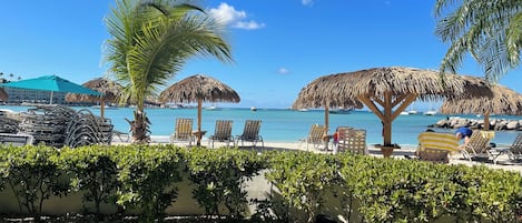 ビーチ、サンラウンジャー、ビーチタオル