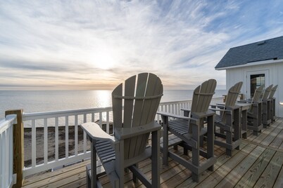 Soundfront 10BR/11BA home - Prime windsports access, private pool, hot tub ★★★★★