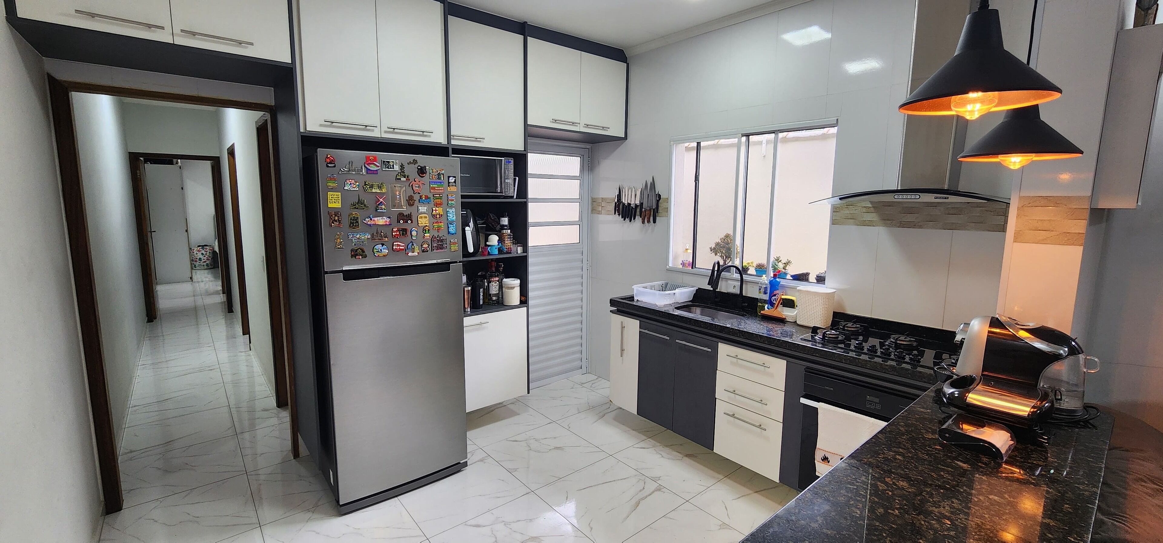 Micro-ondes, four, plaque de cuisson