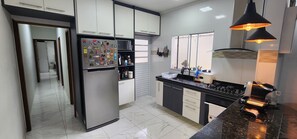 Mikroaaltouuni, uuni, liesi