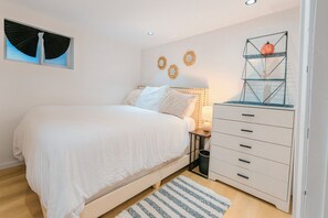 1 sovrum, skrivbord, strykjärn/strykbräda och gratis wi-fi
