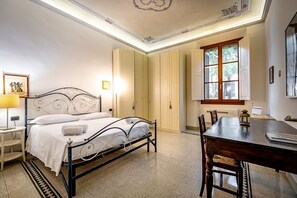 1 bedroom, iron/ironing board, travel cot, free WiFi