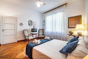 3 bedrooms, iron/ironing board, travel cot, free WiFi