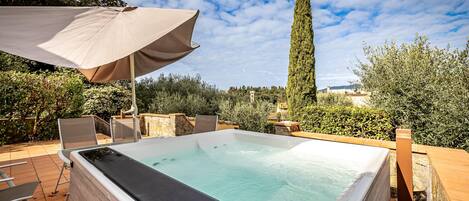 Bain à remous extérieur