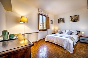 Unclassified image, 2 of 49, button