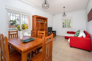 Dining - CH Villa Amapola Los Montesinos (Los Montesinos)