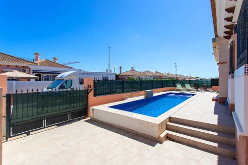 CH Villa Amapola Los Montesinos