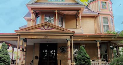 Player Piano - Gym - Victorian - 4 Bed