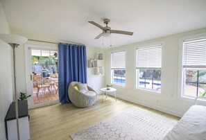 3 bedrooms, desk, iron/ironing board, travel cot