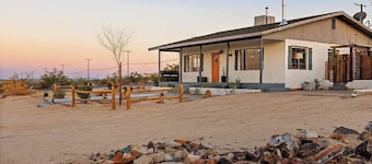 Casa Homestead Hemel| Pool | Downtown 29 Palms