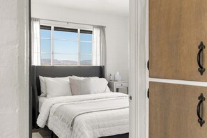 2 bedrooms, desk, free WiFi, bed sheets