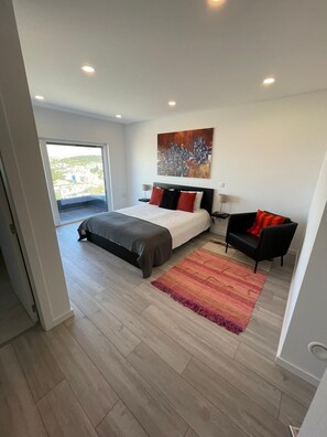 4 Schlafzimmer, Bügeleisen/Bügelbrett, WLAN, Bettwäsche