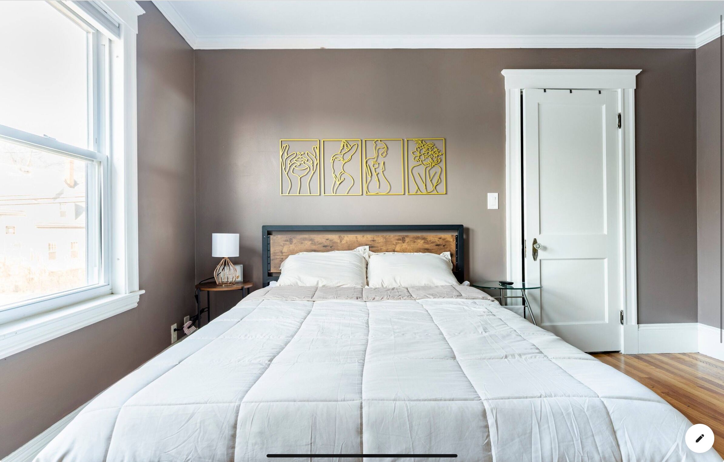 2 slaapkamers, een bureau, een strijkplank/strijkijzer, gratis wifi