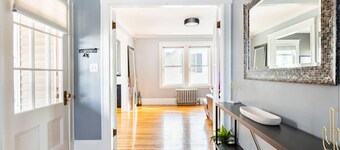 Modern, Spacious Condo, minutes to downtown Salem, Private Parking on Site!