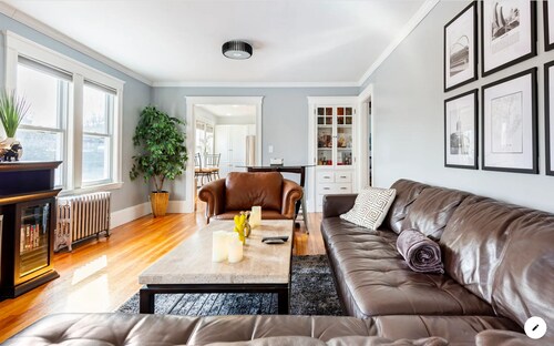 Modern, Spacious Condo, minutes to downtown Salem, Private Parking on Site!