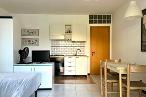 WiFi, bed sheets - Palme 2 - Marcelli, one-room apartment on the ground floor, Residence Le Palme (Marcelli)