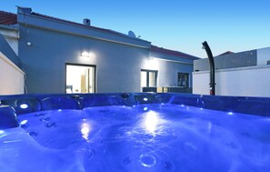 Outdoor spa tub - Amazing apartment in Zadar with WiFi (Zadar)