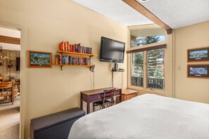Apartment (Lichenhearth 16) | 1 Schlafzimmer, Bügeleisen/Bügelbrett, kostenloses WLAN, Bettwäsche