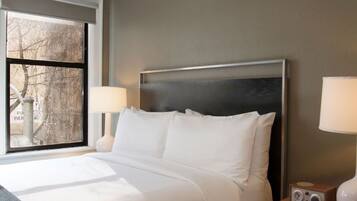 1 bedroom, in-room safe, desk, free WiFi