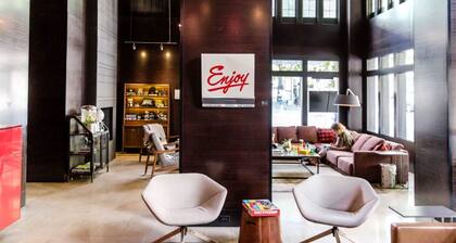 Central Location, City Views & More Hotel Perks!