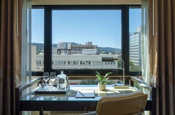  This space combines relaxation with the cityscape for a truly unique experience.