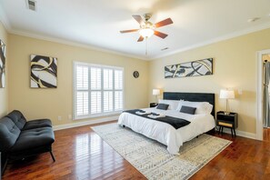 5 عدّة غرف نوم ومكتب ومكواة/لوح كي وسرير سفر