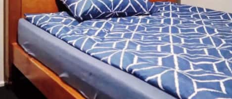 4 bedrooms, iron/ironing board, travel crib, free WiFi