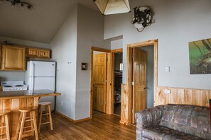 Interior - Cabin #5 - Lake House (Lake Emma Township)