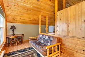 TV - Cabin #6 - Loons' Nest (Lake Emma Township)