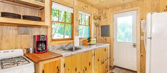Cabin #7 - Gone Fishing
