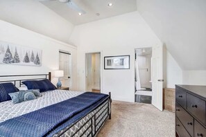 2 habitaciones, cuna de viaje, wifi y ropa de cama