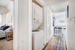 2 habitaciones, cuna de viaje, wifi y ropa de cama 