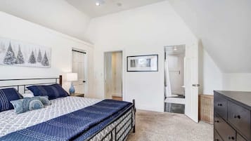 2 bedrooms, travel cot, WiFi, bed sheets