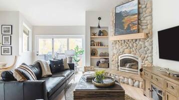 TV, fireplace, offices