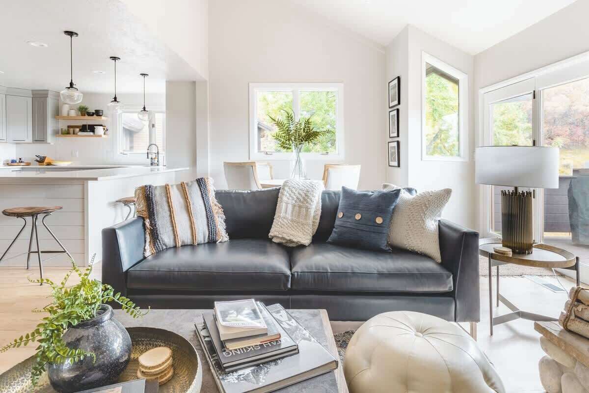 Fernseher, Kamin, Arbeitsbereiche