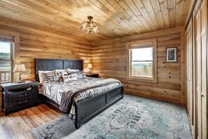 4 slaapkamers, een strijkplank/strijkijzer, reisbedje, wifi