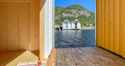 Pet friendly home in Feda with kitchen