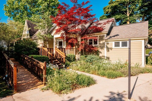 NEW The Luxe on Front