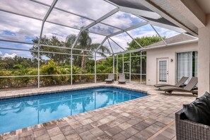 Et oppvarmet basseng