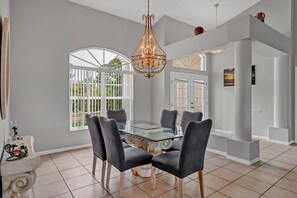 Dining - Luna Sea - Short walk to the beach pool home (Englewood)