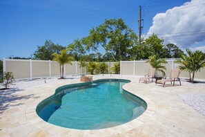 Et oppvarmet basseng