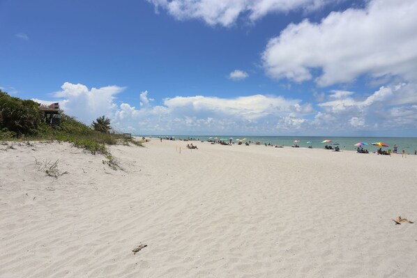 Beach nearby - Lemon 1 - 2535 Lemon Ave (Englewood)