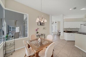 Dining - Sunset Hideaway - Stunning Sunsets over Lake Marlin, pool home (Port Charlotte)