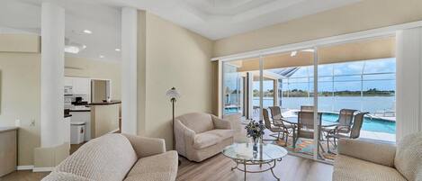 Smart-TV, Kamin, Stereoanlage