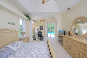 4 soverom, strykejern/-brett, wi-fi (inkludert) og sengetøy