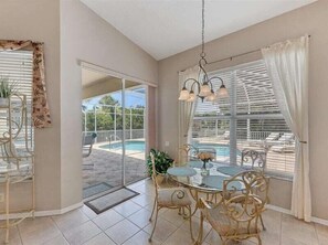 Interior - Gulf Coast Getaway - spacious home with great private gardens, close to beach (Englewood)