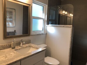 Hair dryer, towels - Manasota Beach Breeze - super cute walk to beach home (Englewood)